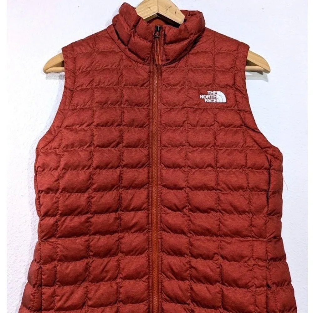 The North Face Thermoball Eco Vest Womens M Rust Orange Quilted Puffer Zip - Picture 4 of 10